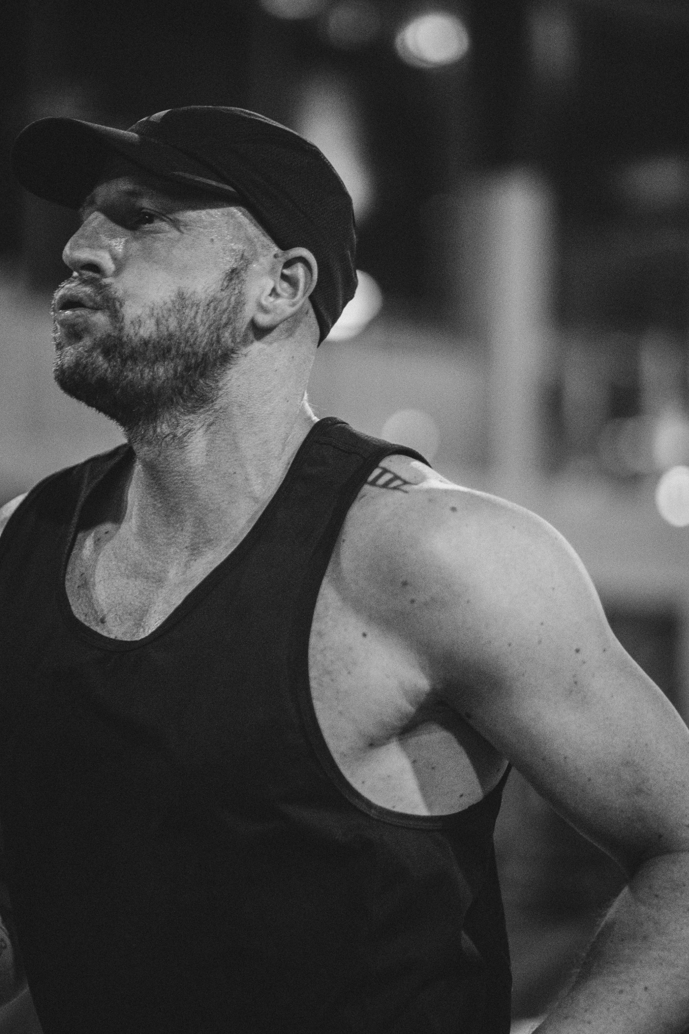Atleet die doorgaat tijdens de race
